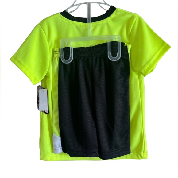 NEW BOYS TUFF SHORT SET SIZE 4T - Picture 3 of 6